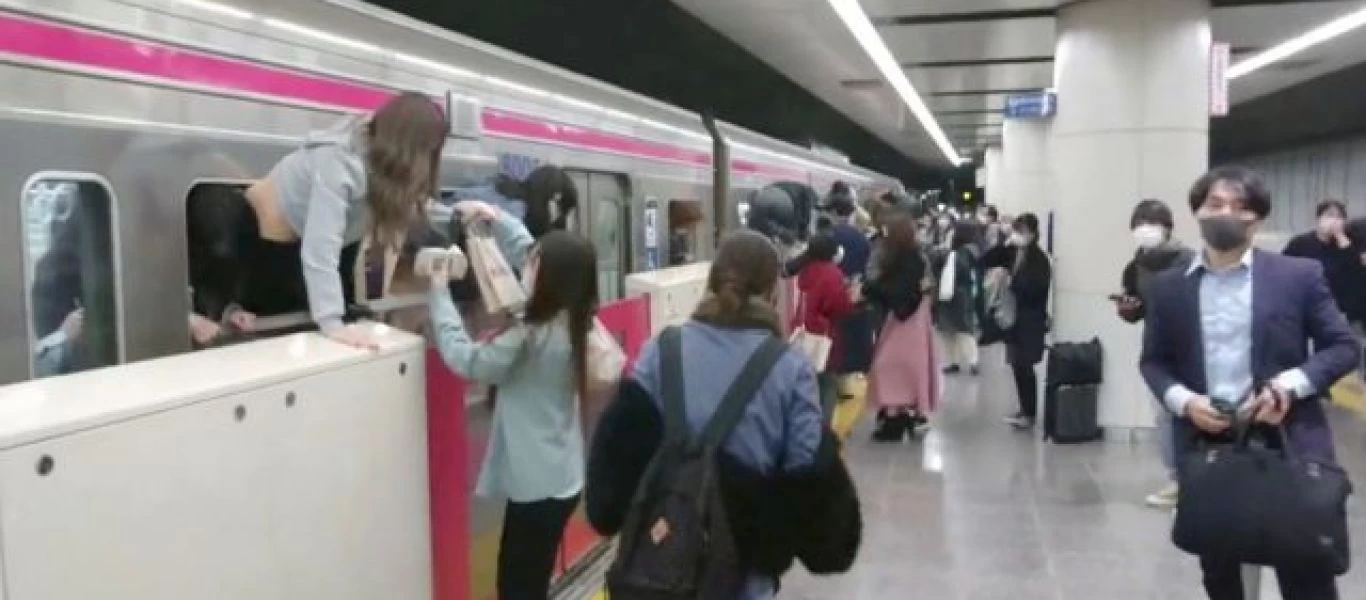 Τόκιο: Στους 17 οι τραυματίες από την επίθεση με οξύ και μαχαίρι στο μετρό